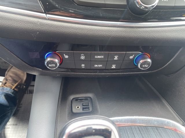 2021 Buick Enclave Essence