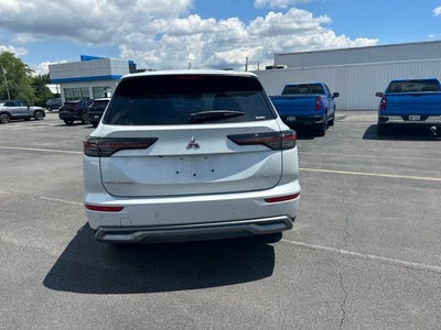 2025 Mitsubishi Outlander SE