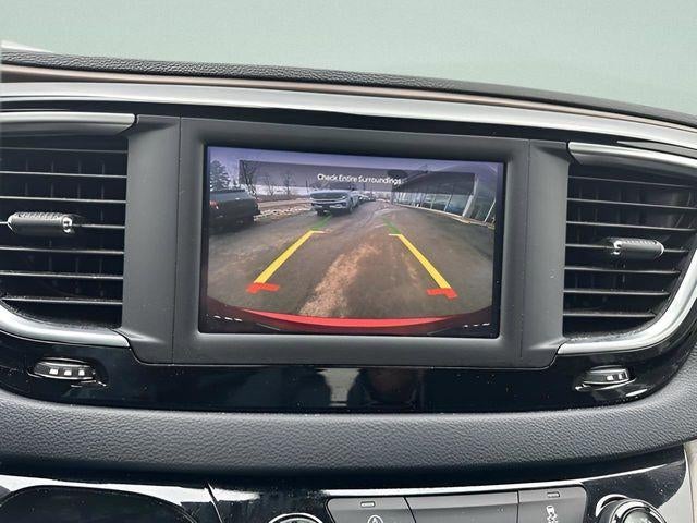 2022 Chrysler Voyager LX