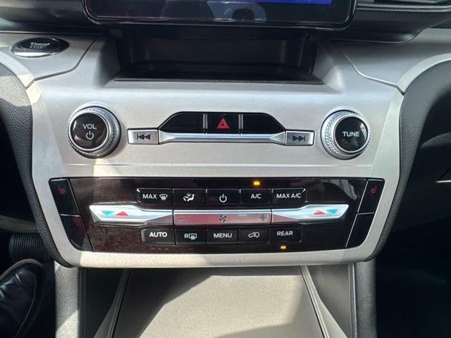 2023 Ford Explorer XLT 4WD