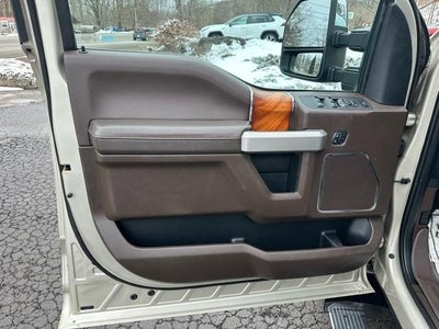 2017 Ford Super Duty F-350 SRW King Ranch 4WD Crew Cab 6.75' Box