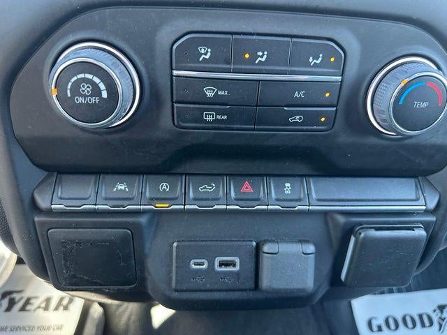 2022 Chevrolet Silverado 1500 Crew Cab Short Box 4-Wheel Drive Custom