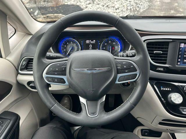 2022 Chrysler Voyager LX FWD