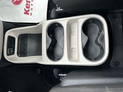 2022 Chrysler Voyager LX FWD